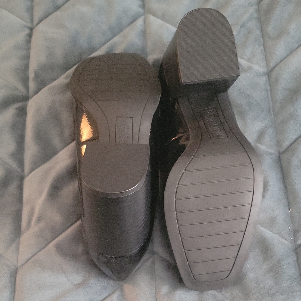 NWT Kenneth Cole Reaction Black Leather Loafer Heels - Picture 7 of 8